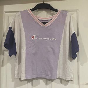Champion Womens Top | V-Neck | USED